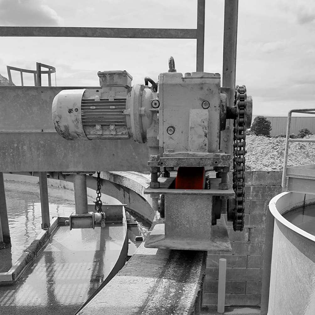 Clarifier/ scraper bridge, recycling, Čistiaci/škrabací mostík, Klärbecken/ Räumerbrücke, Klaringsinstallatie/schraperbrug, Clarificateur/ pont racleur
